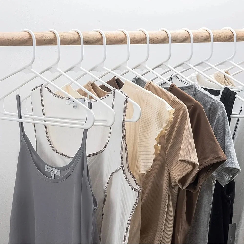 White Plastic Hangers (50)